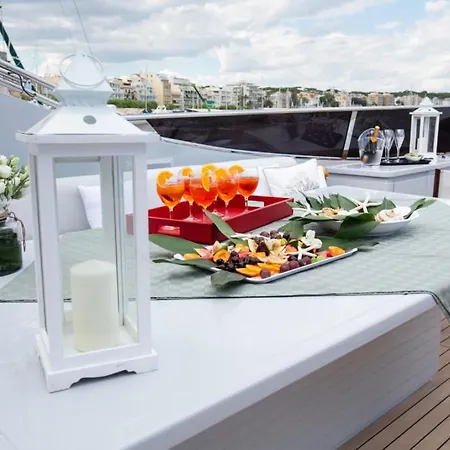 Bådhotel Luxury Camilla Boat&breackfast Castellammare di Stabia